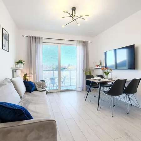 Pelikan, Sun & Snow * 레왈